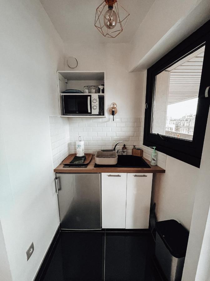 Beautiful Modern Fully Furnished Studio Levallois-Perret Bagian luar foto
