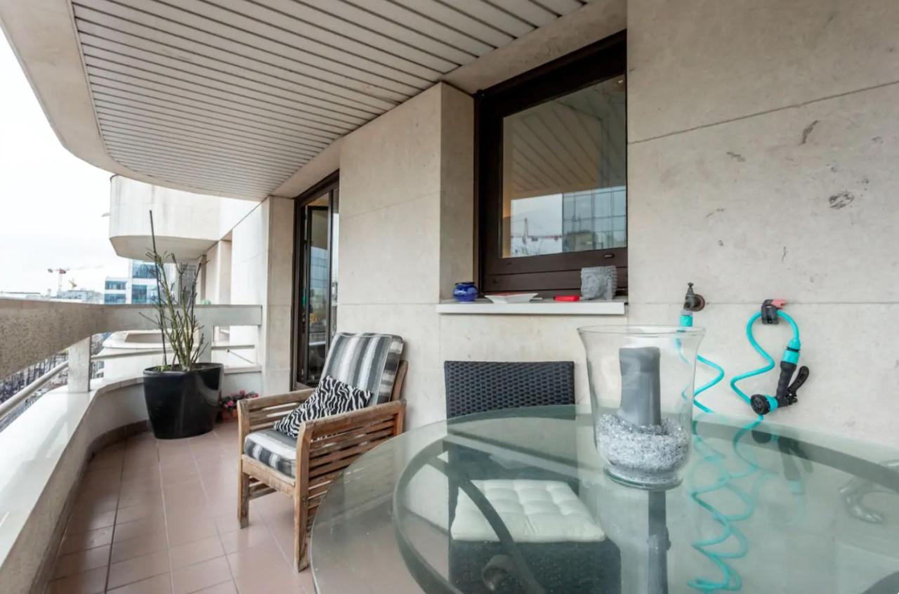 Beautiful Modern Fully Furnished Studio Levallois-Perret Bagian luar foto