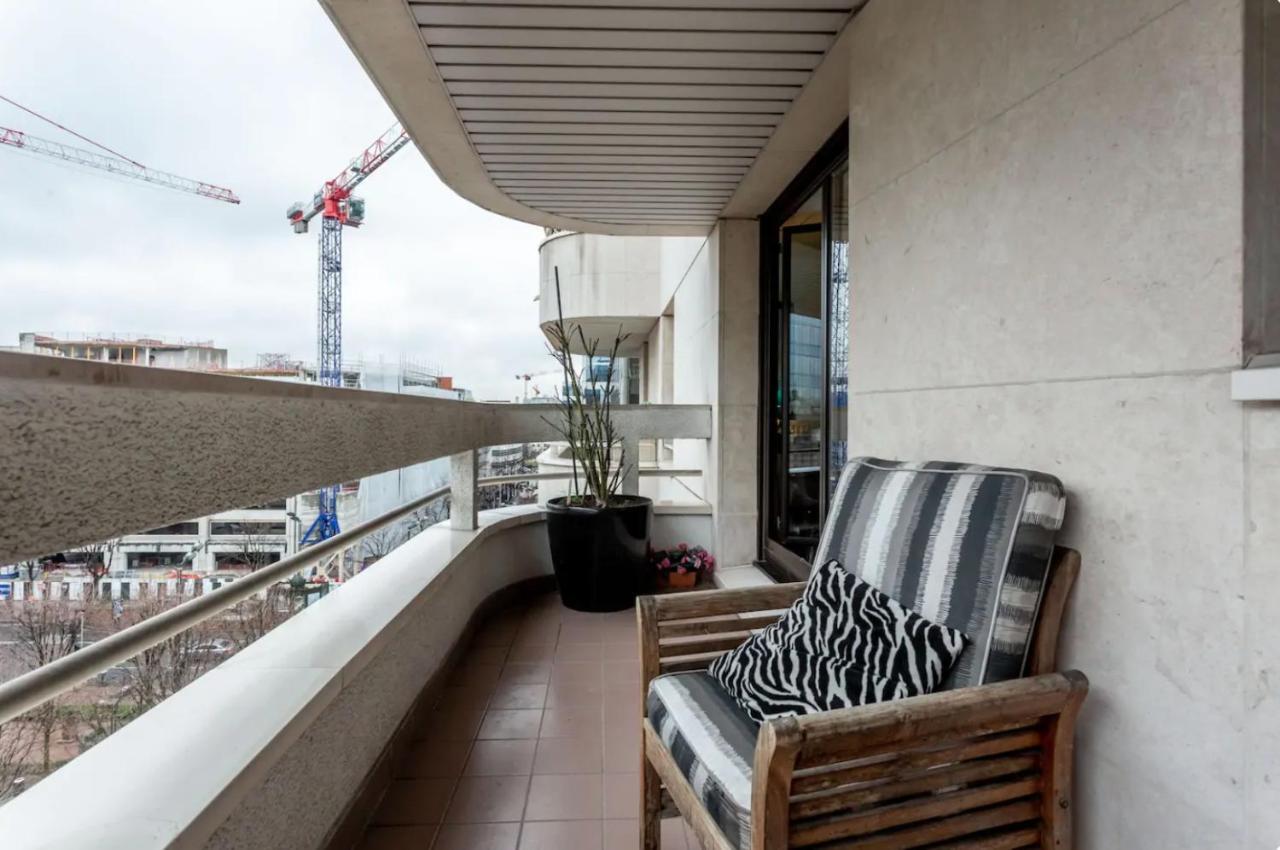 Beautiful Modern Fully Furnished Studio Levallois-Perret Bagian luar foto